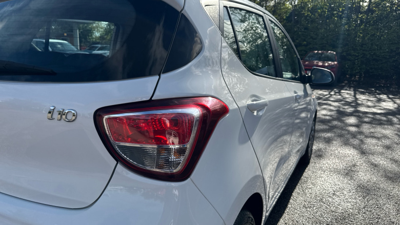 Hyundai i10 1.0 SE 5dr Petrol Hatchback